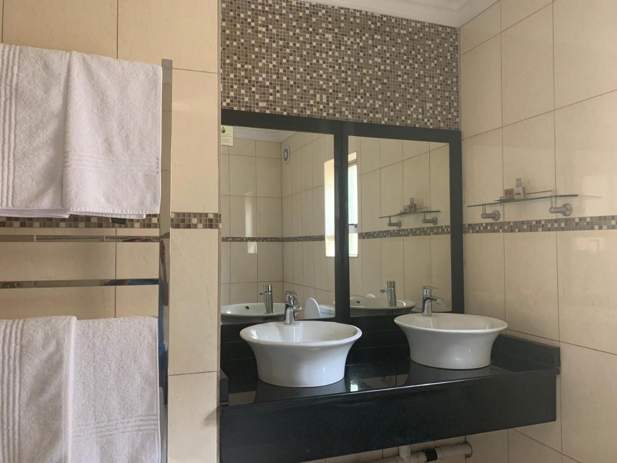 Royal Hotel Polokwane Zewnętrze zdjęcie