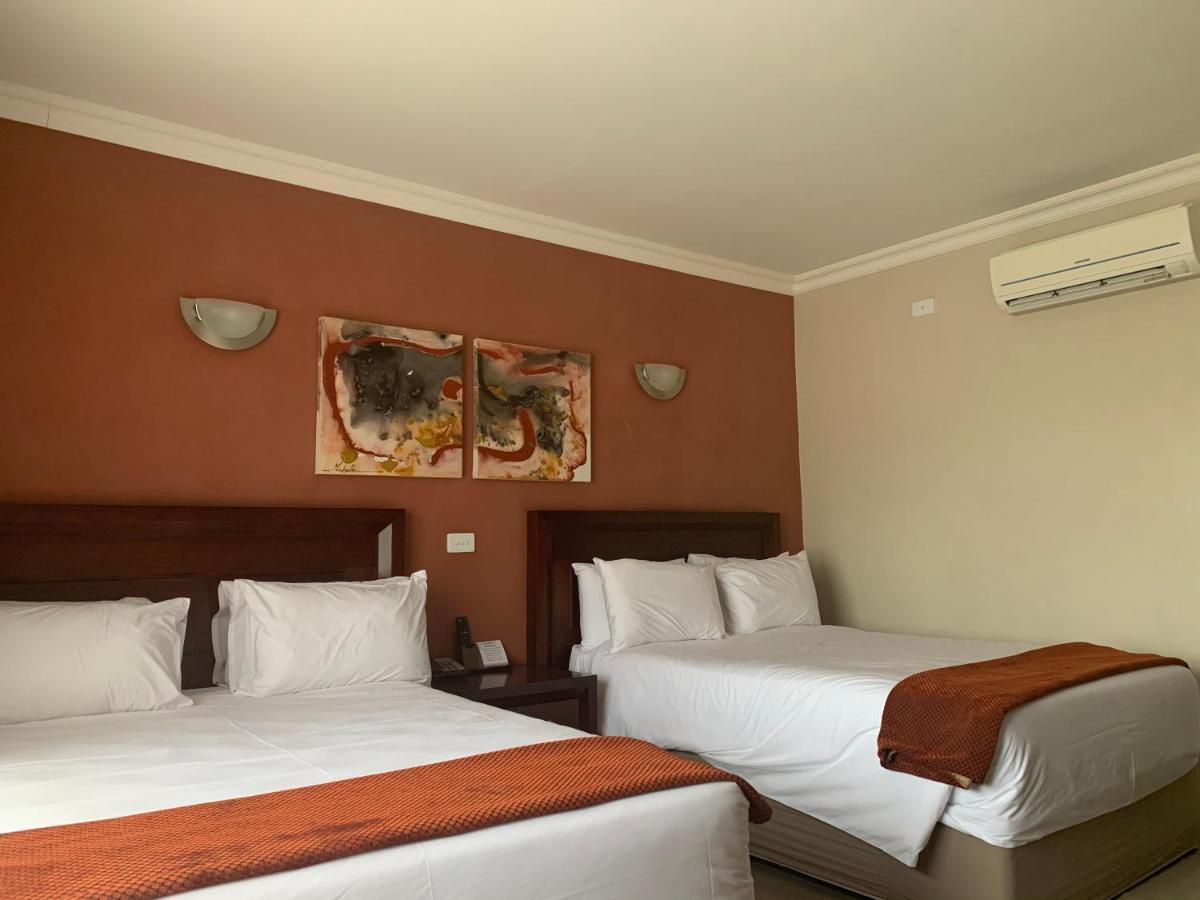 Royal Hotel Polokwane Zewnętrze zdjęcie